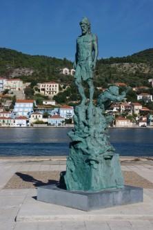 Odysseus-Statue im Hafen von Vathy, Ithaka